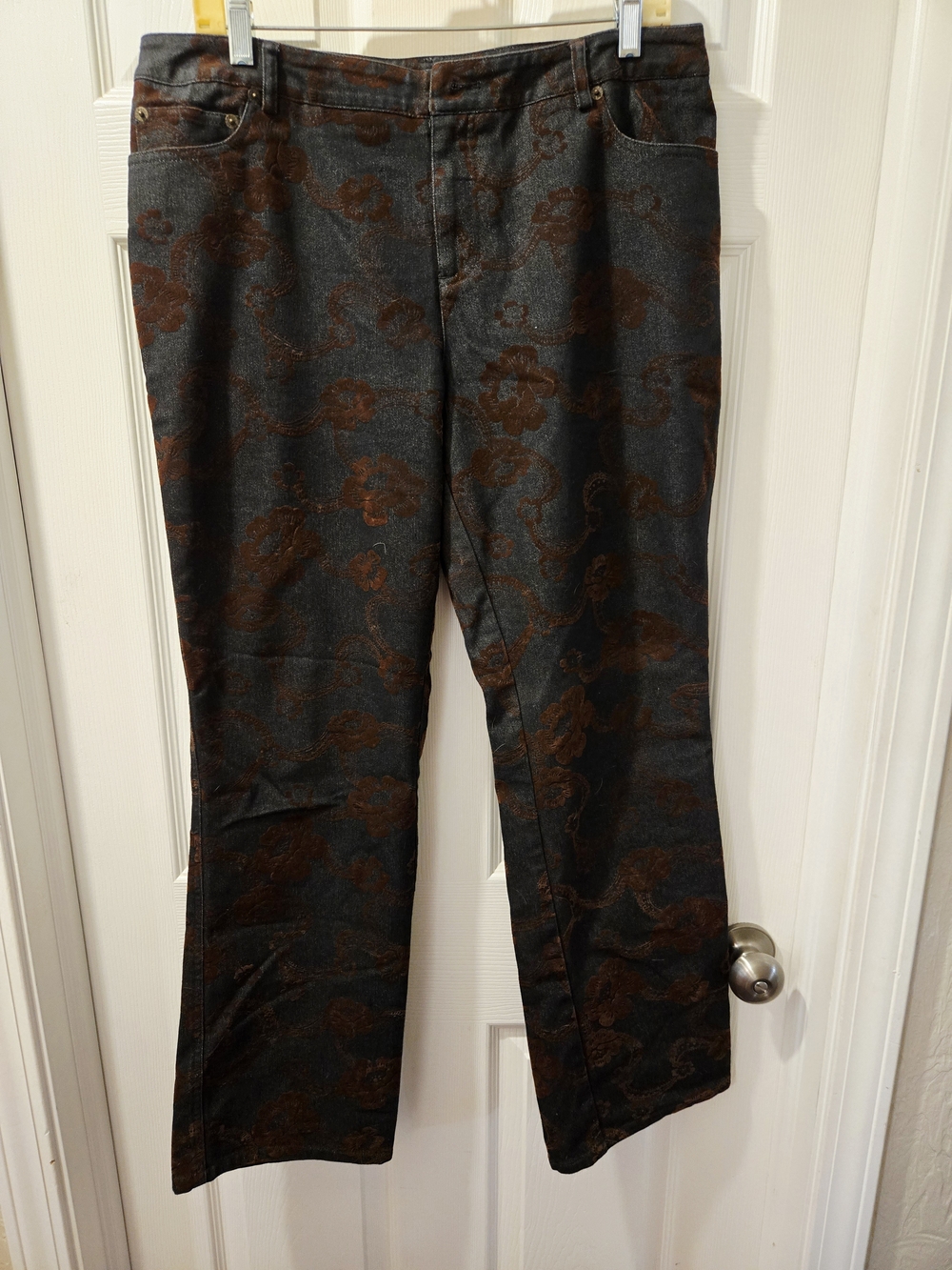 Boot Cut Jeans in Dark Gray To Black with Brown Floral Jacquard